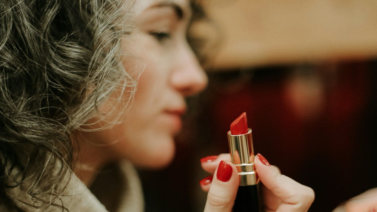 5 Lipstick Shades That Look Good On Olive Skin