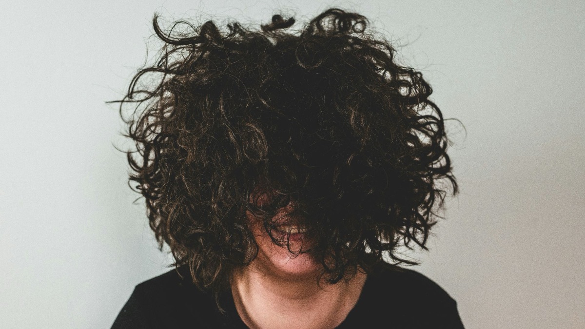 5 Ways Wavy Hair Is Different Than Curly Hair