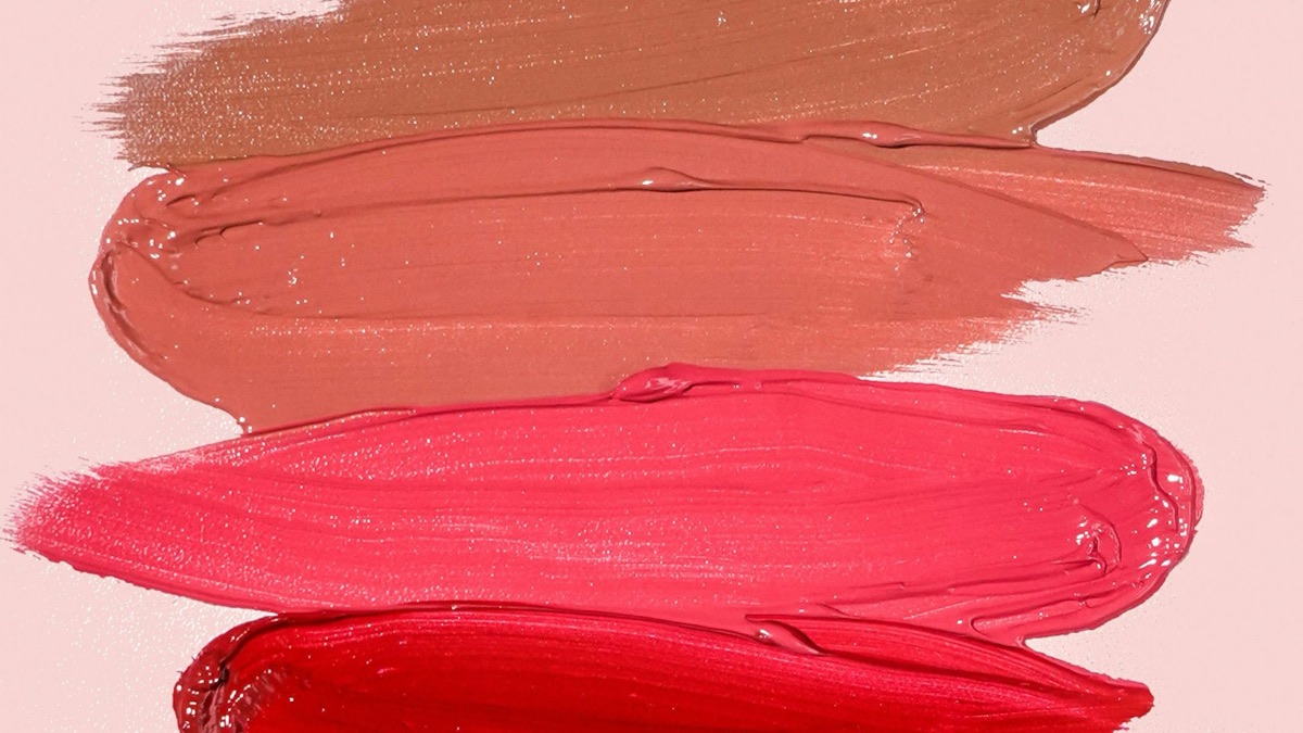 5 Makeup YouTubers To Start Watching