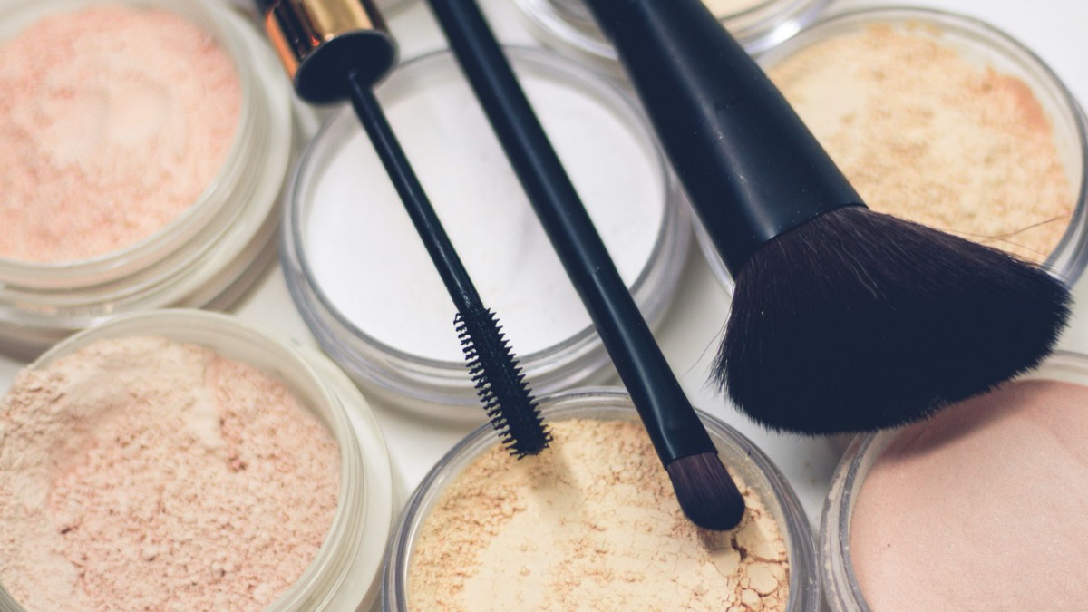 5 Reasons To Rock A Bare Face In Public