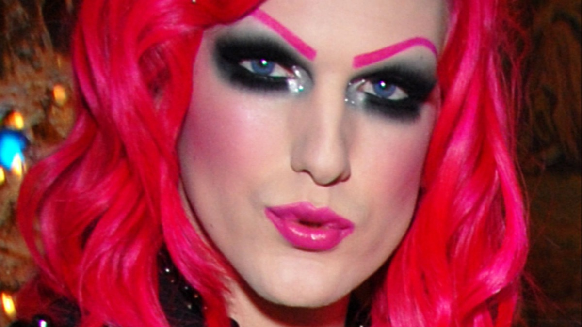 5 Makeup YouTubers To Start Watching